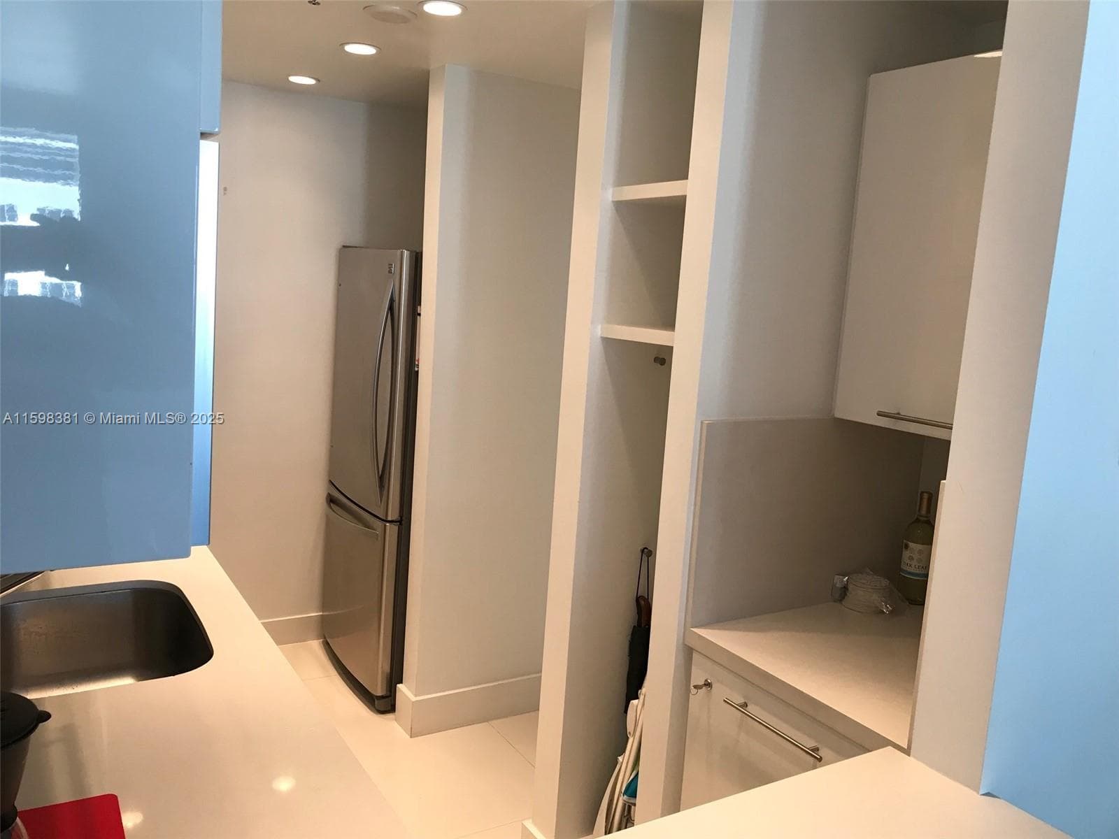 A11598381 — Miami Beach — 10