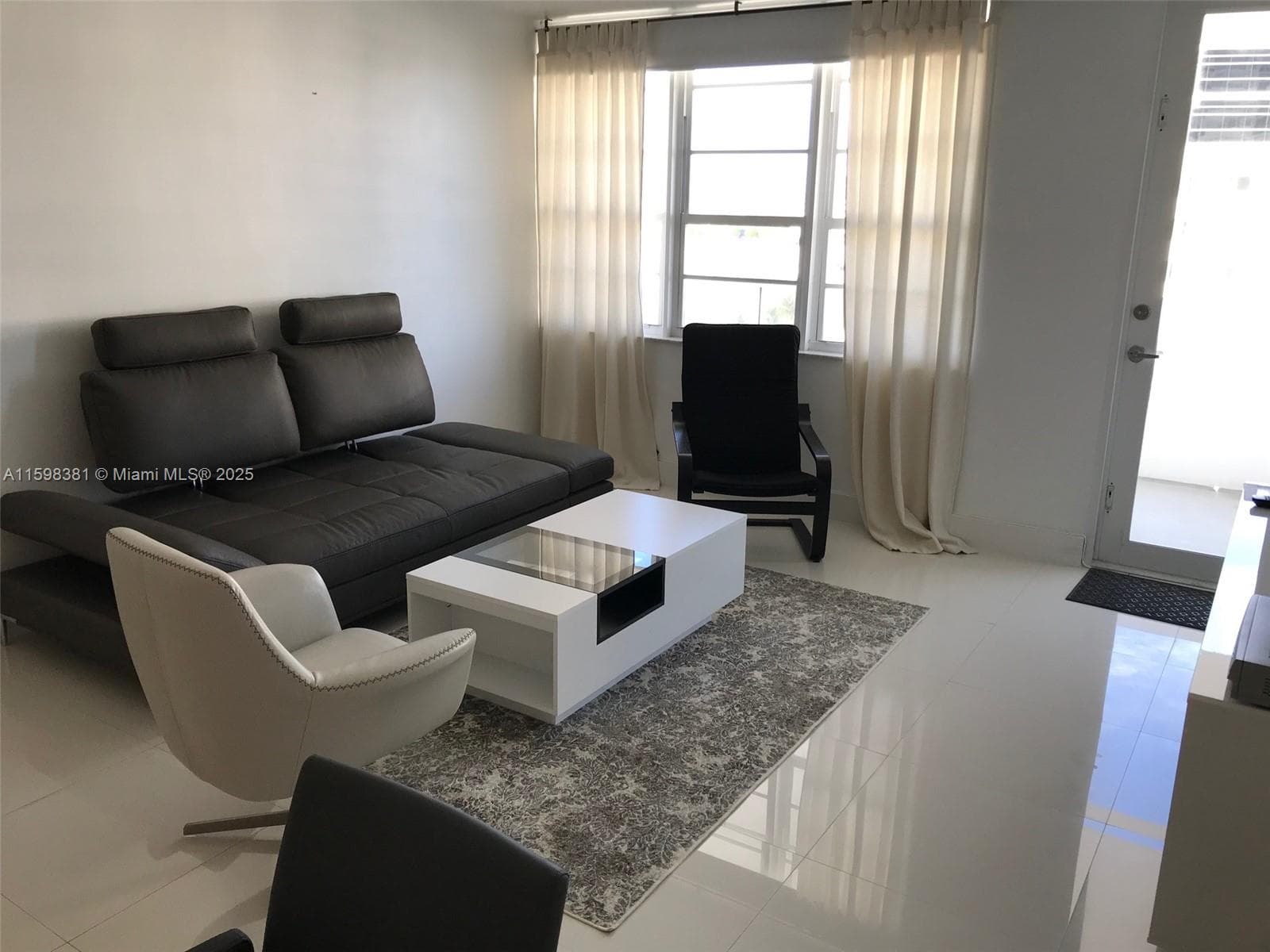 A11598381 — Miami Beach — 15