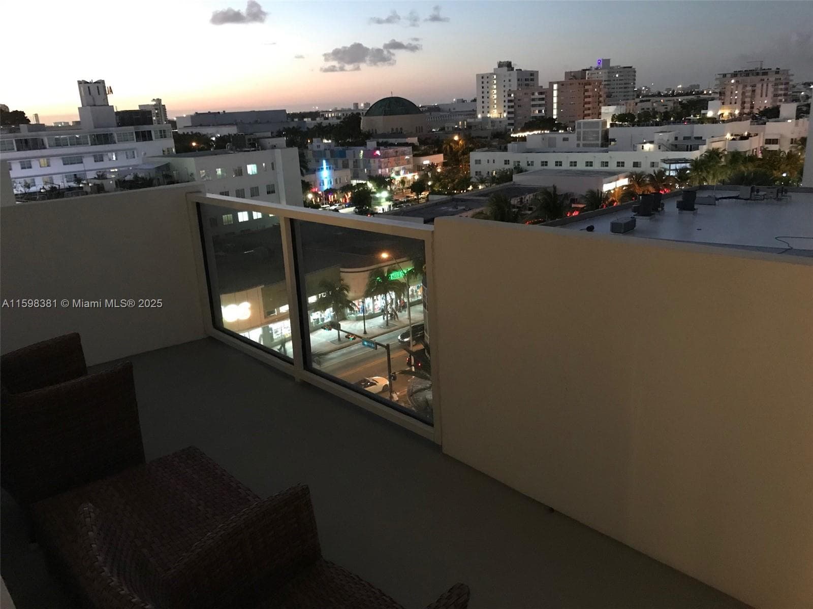 A11598381 — Miami Beach — 29