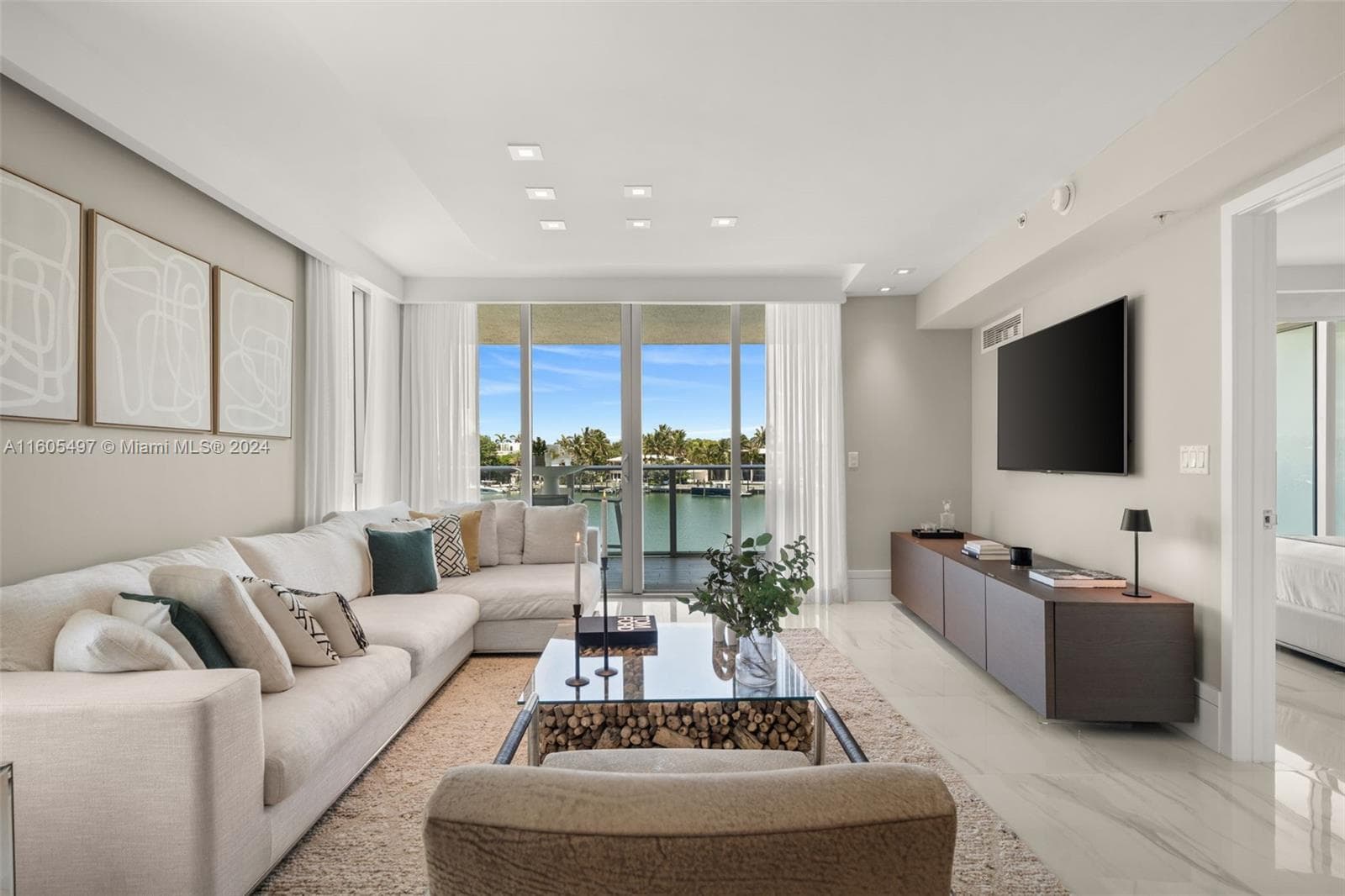 A11605497 — Miami Beach — 5