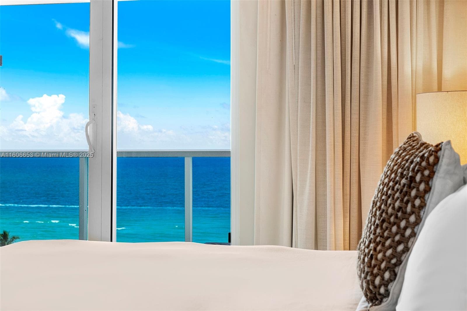 A11606653 — Miami Beach — 18