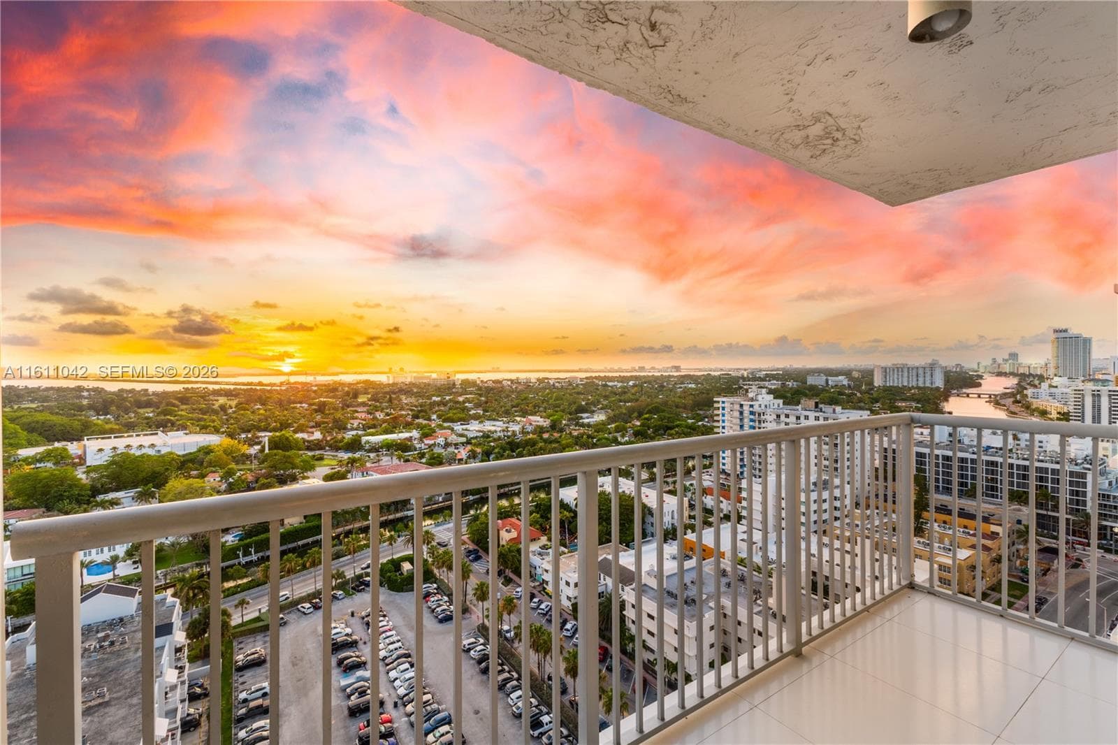 A11611042 — Miami Beach — 6