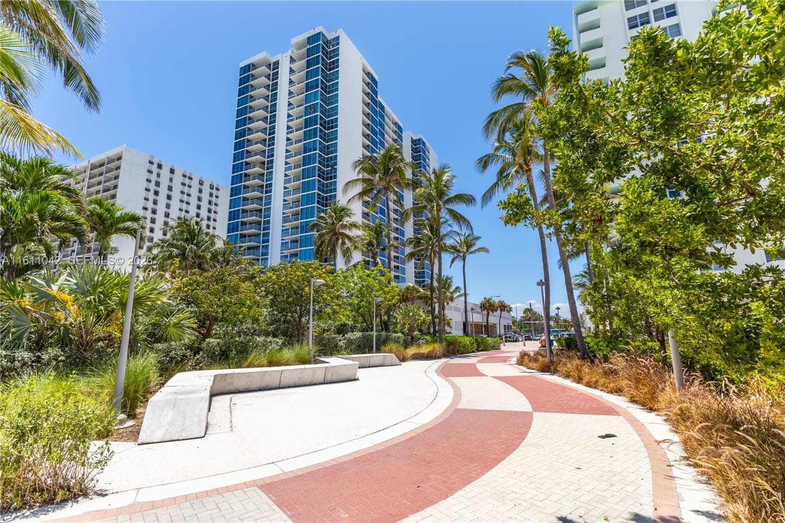 A11611042 — Miami Beach — 56