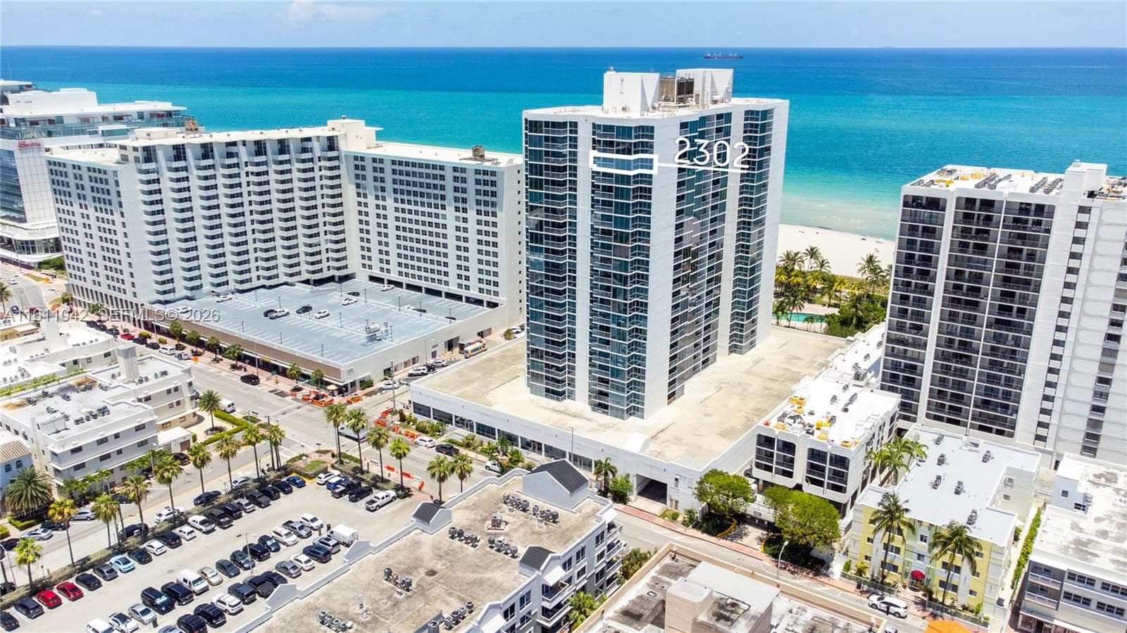 A11611042 — Miami Beach — 42