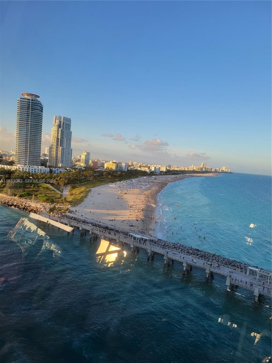 A11611042 — Miami Beach — 7
