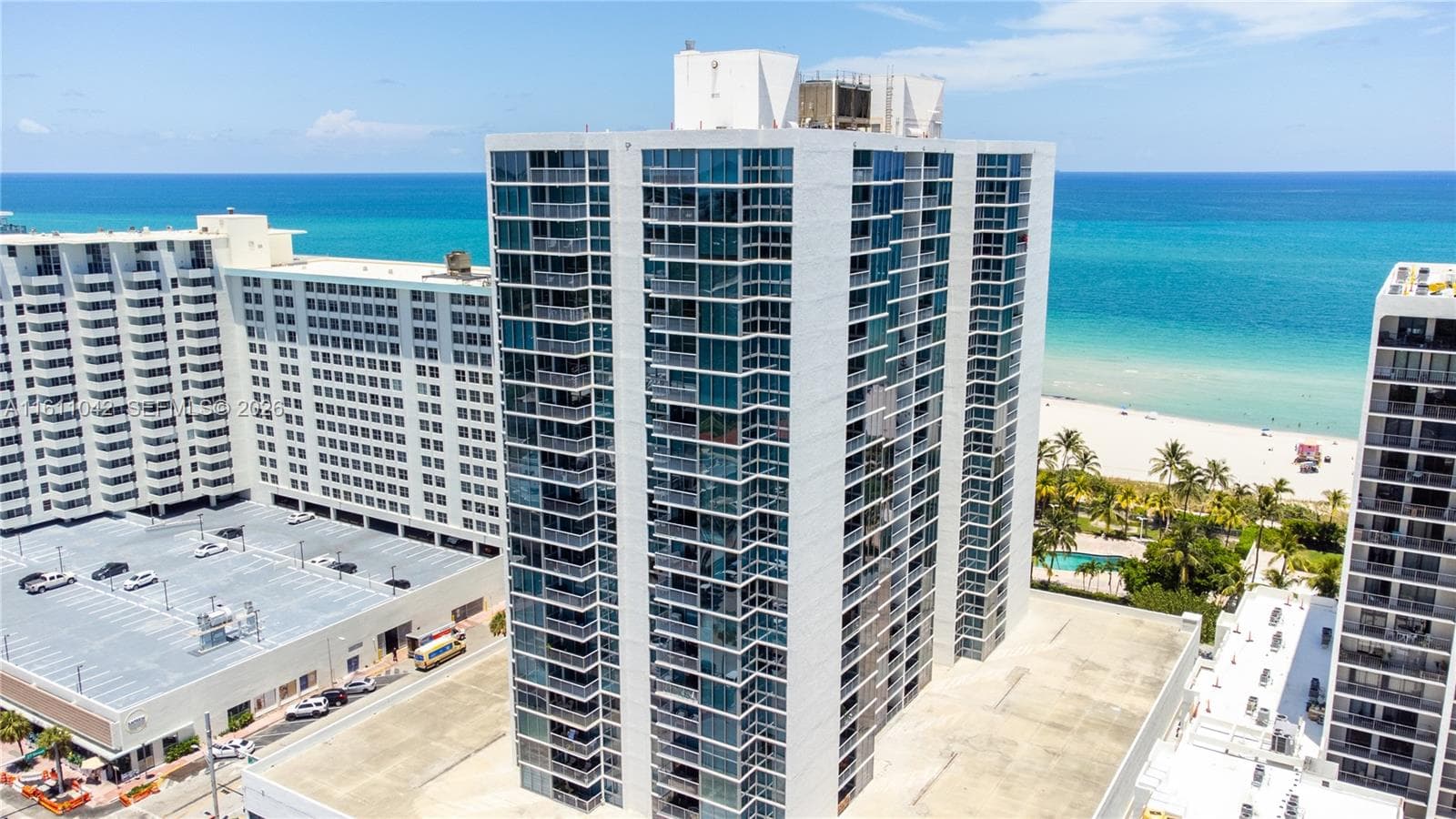 A11611042 — Miami Beach — 66