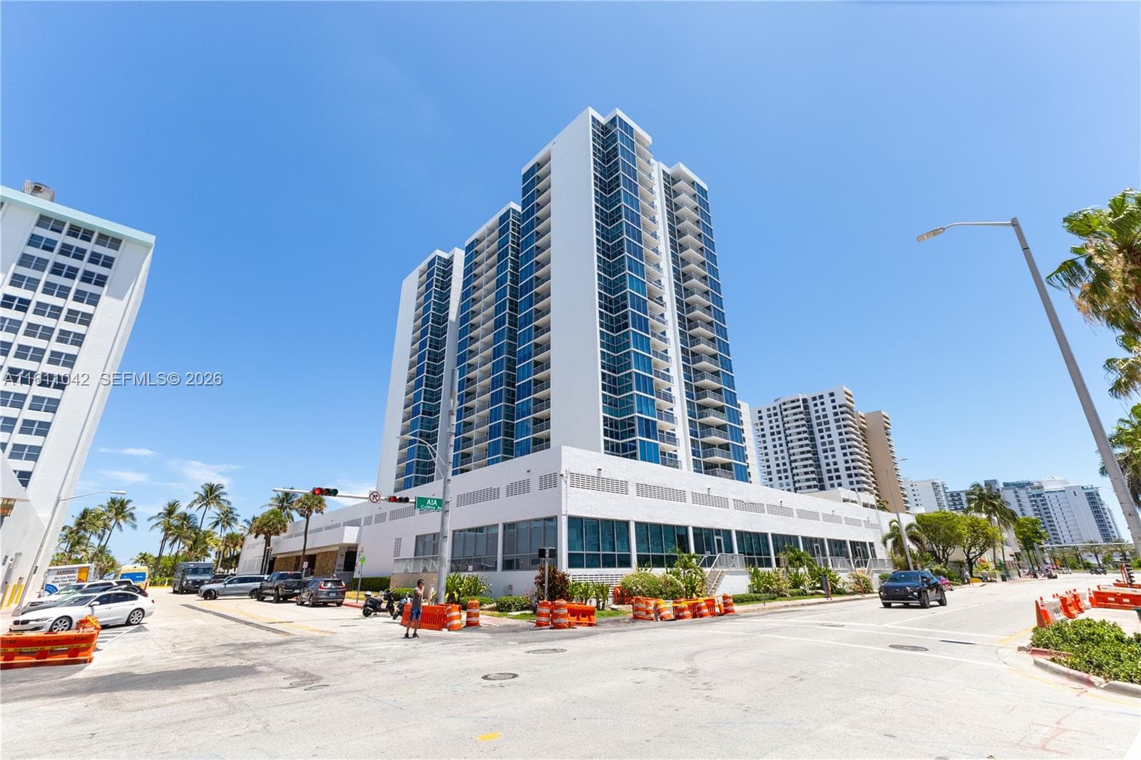 A11611042 — Miami Beach — 9