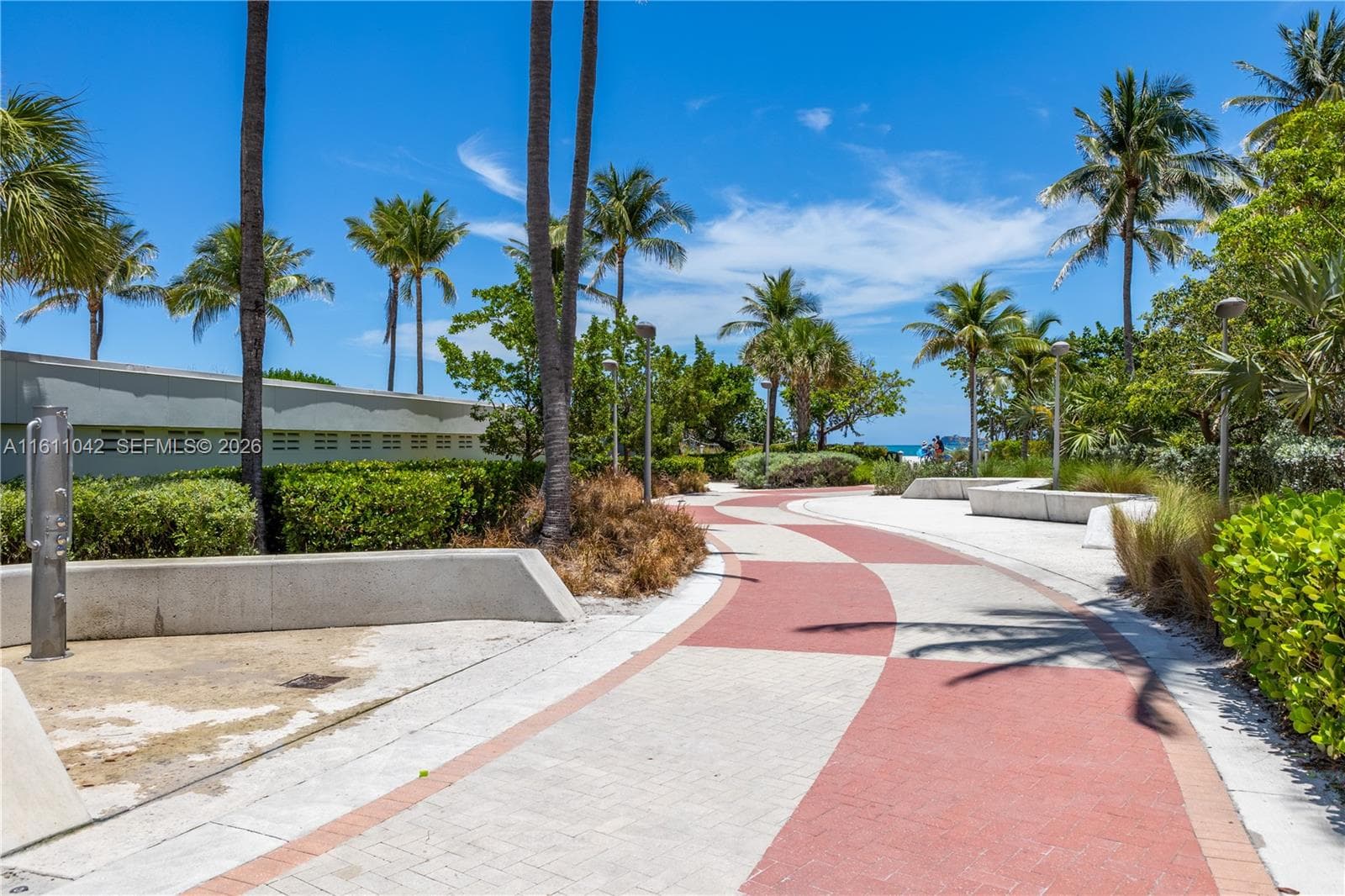 A11611042 — Miami Beach — 58
