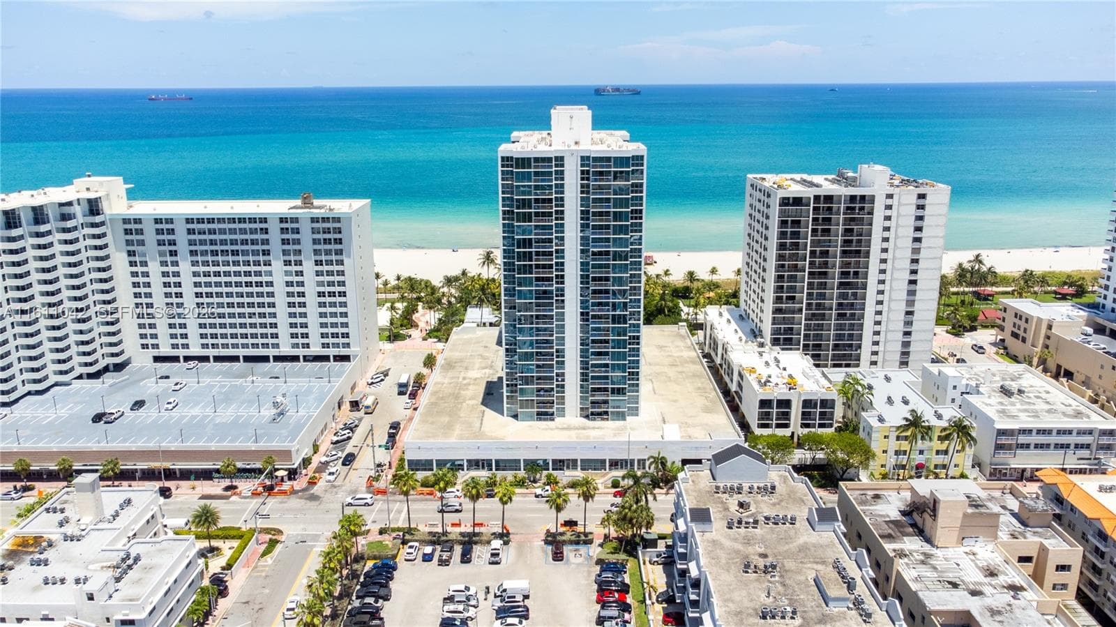 A11611042 — Miami Beach — 64
