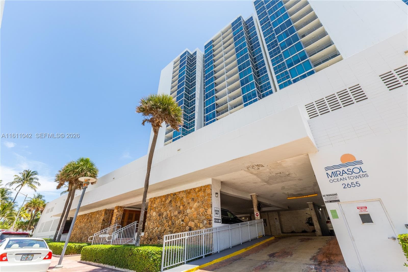 A11611042 — Miami Beach — 8