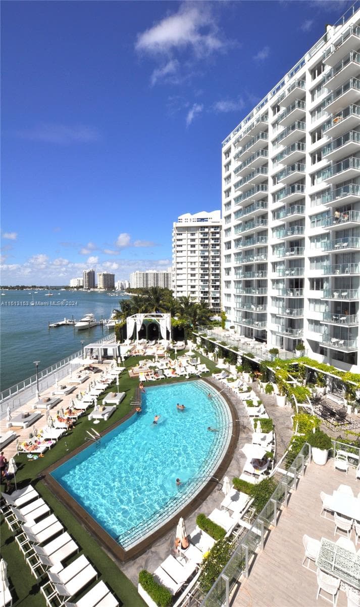 A11613153 — Miami Beach — 27