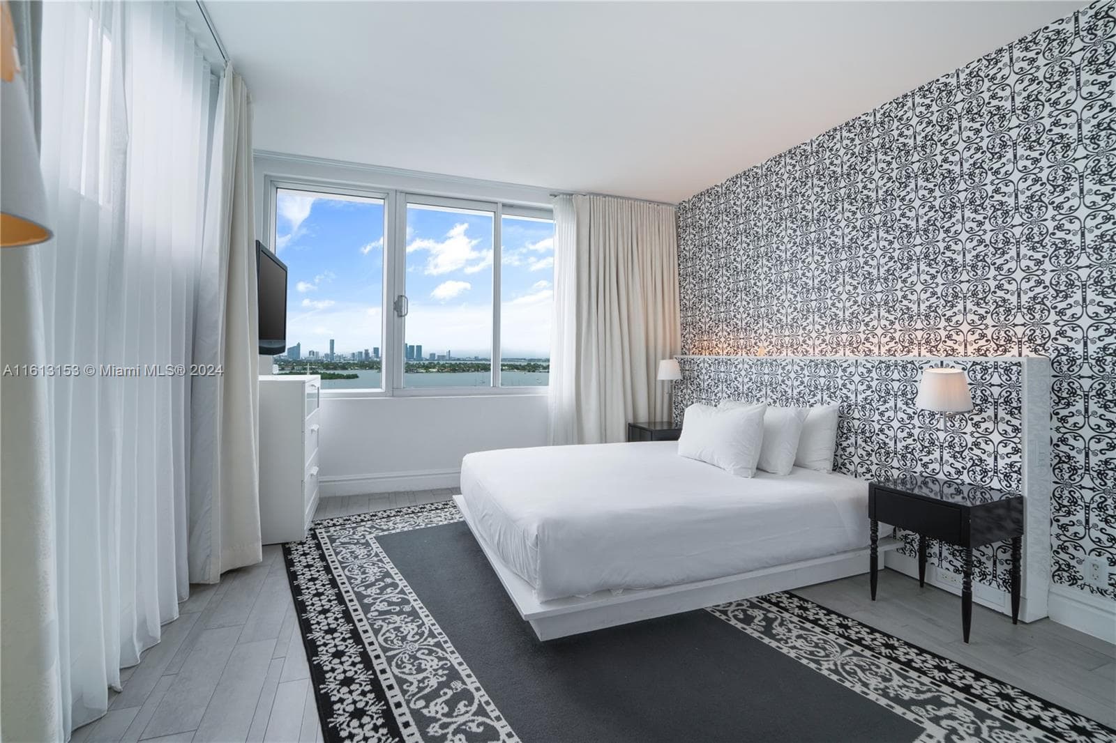 A11613153 — Miami Beach — 19