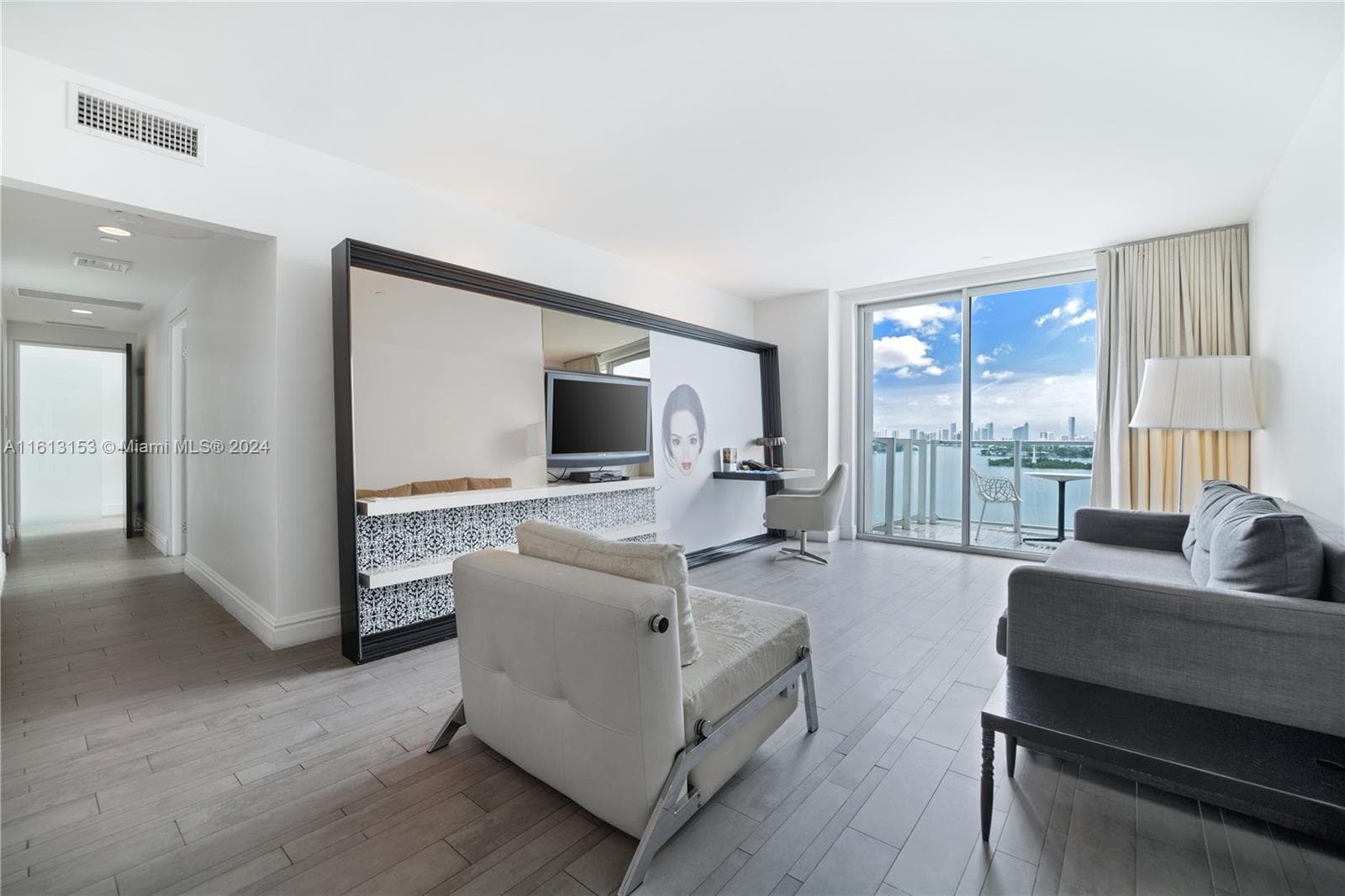 A11613153 — Miami Beach — 4