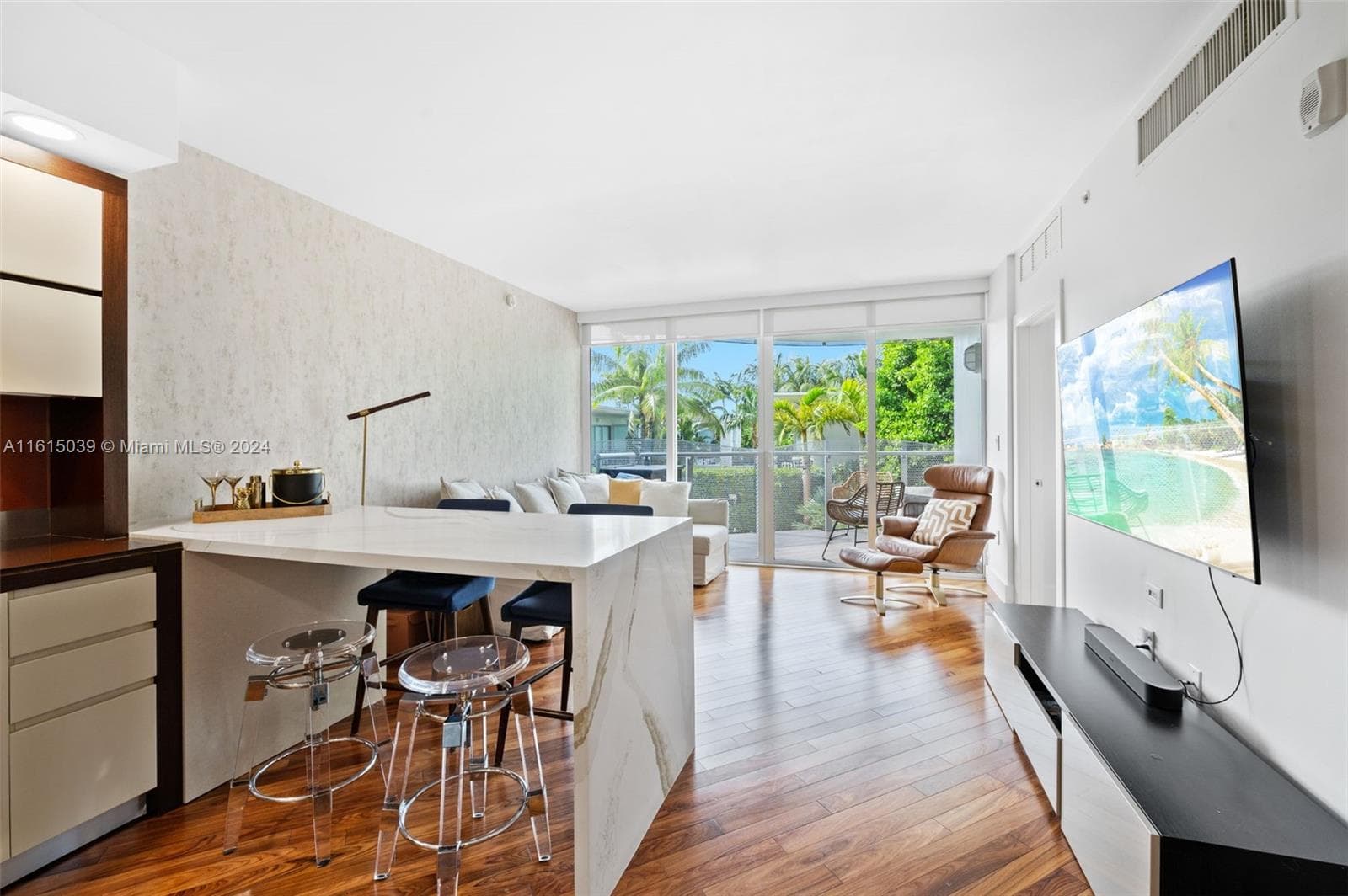 A11615039 — Miami Beach — 6