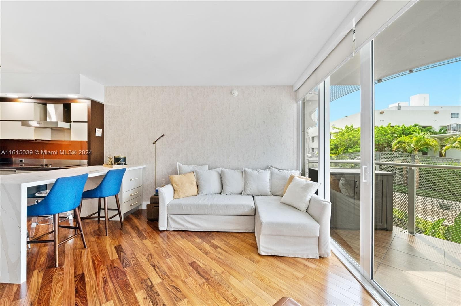 A11615039 — Miami Beach — 15