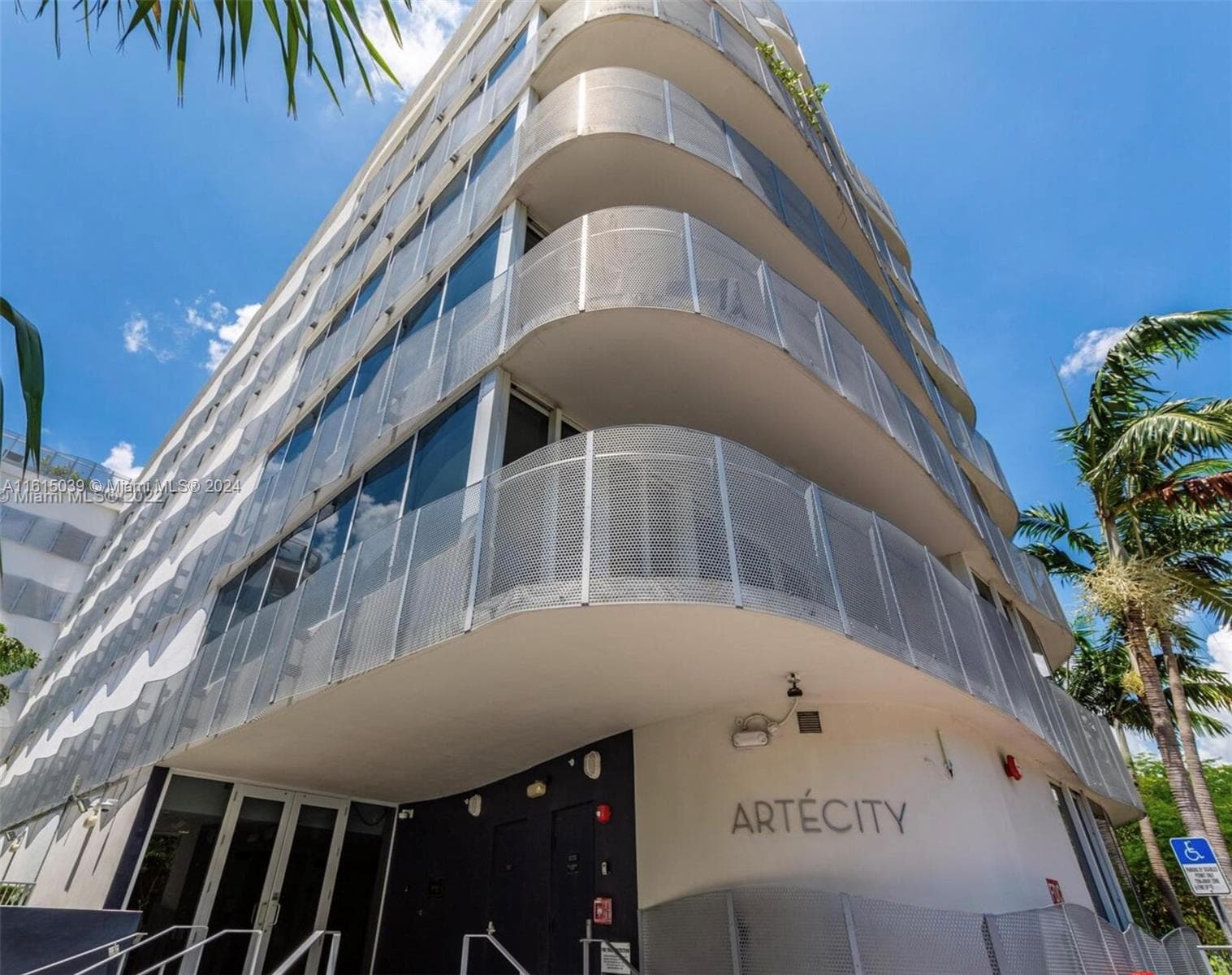 A11615039 — Miami Beach — 4