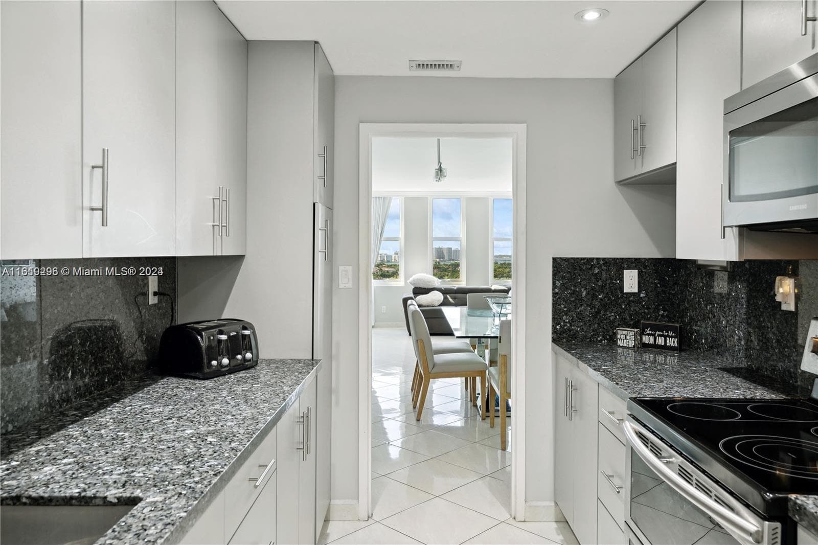 A11619296 — Miami Beach — 26