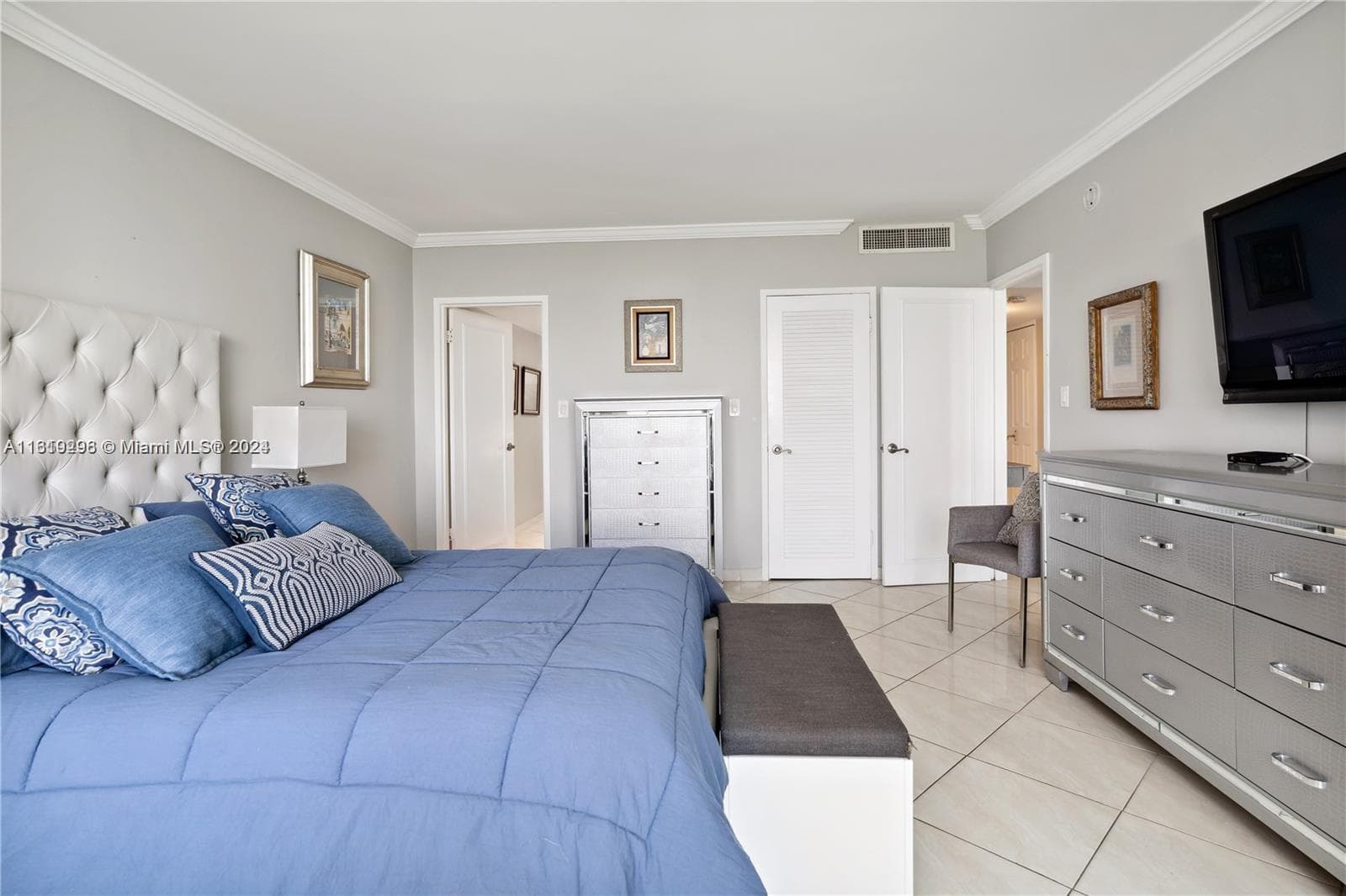 A11619296 — Miami Beach — 28