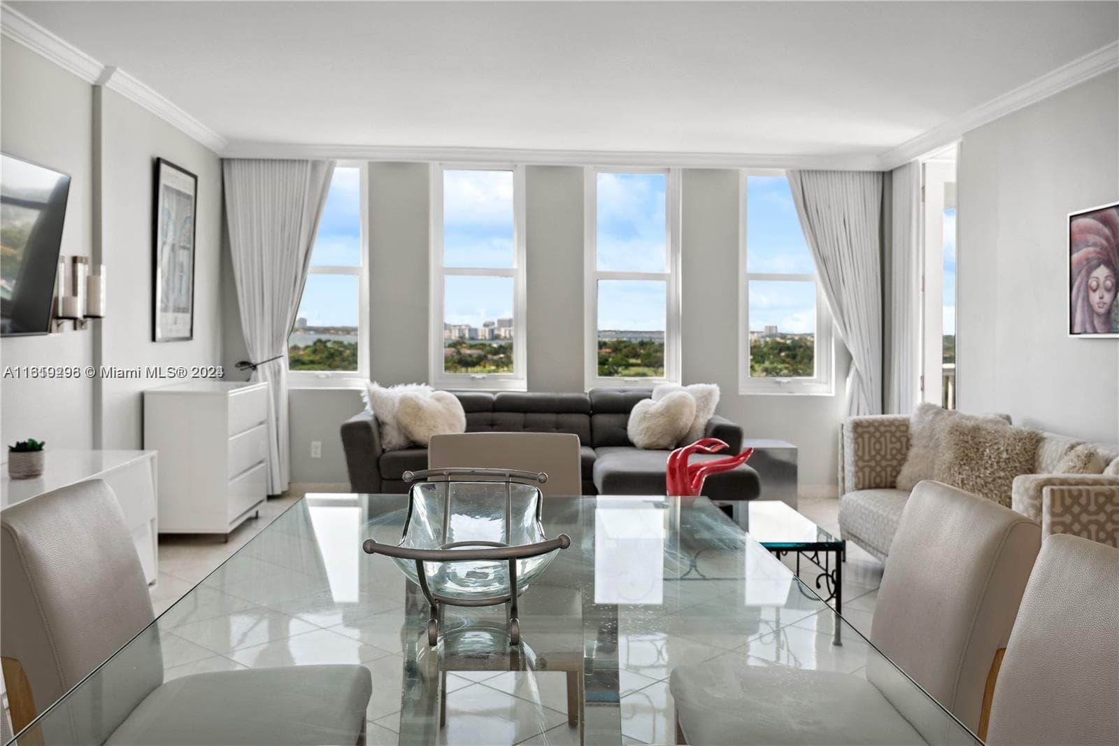 A11619296 — Miami Beach — 19
