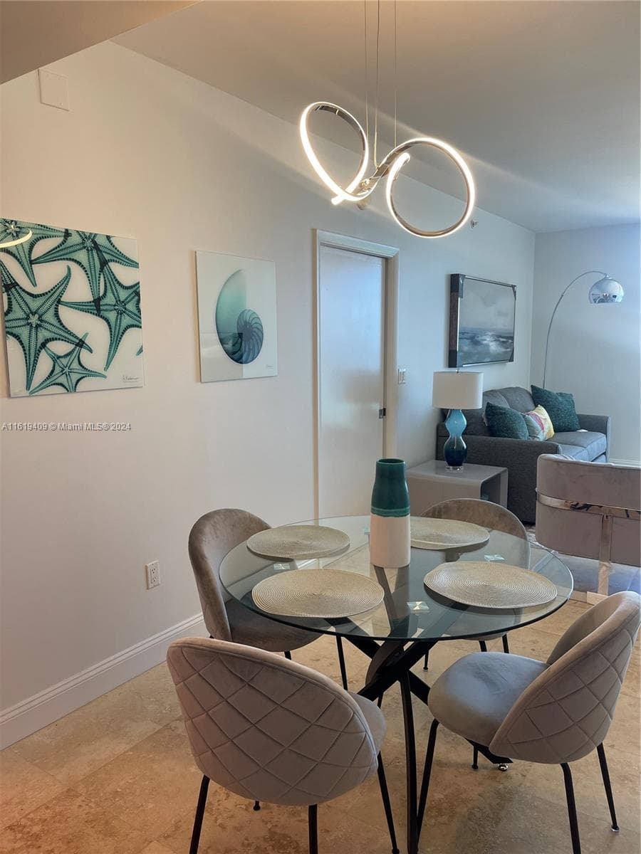A11619409 — Miami Beach — 23