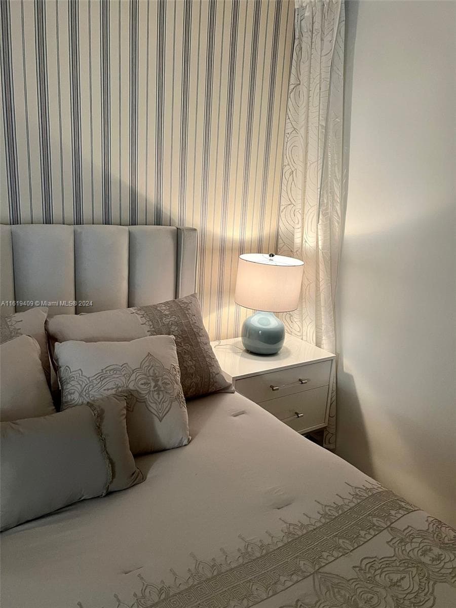 A11619409 — Miami Beach — 6