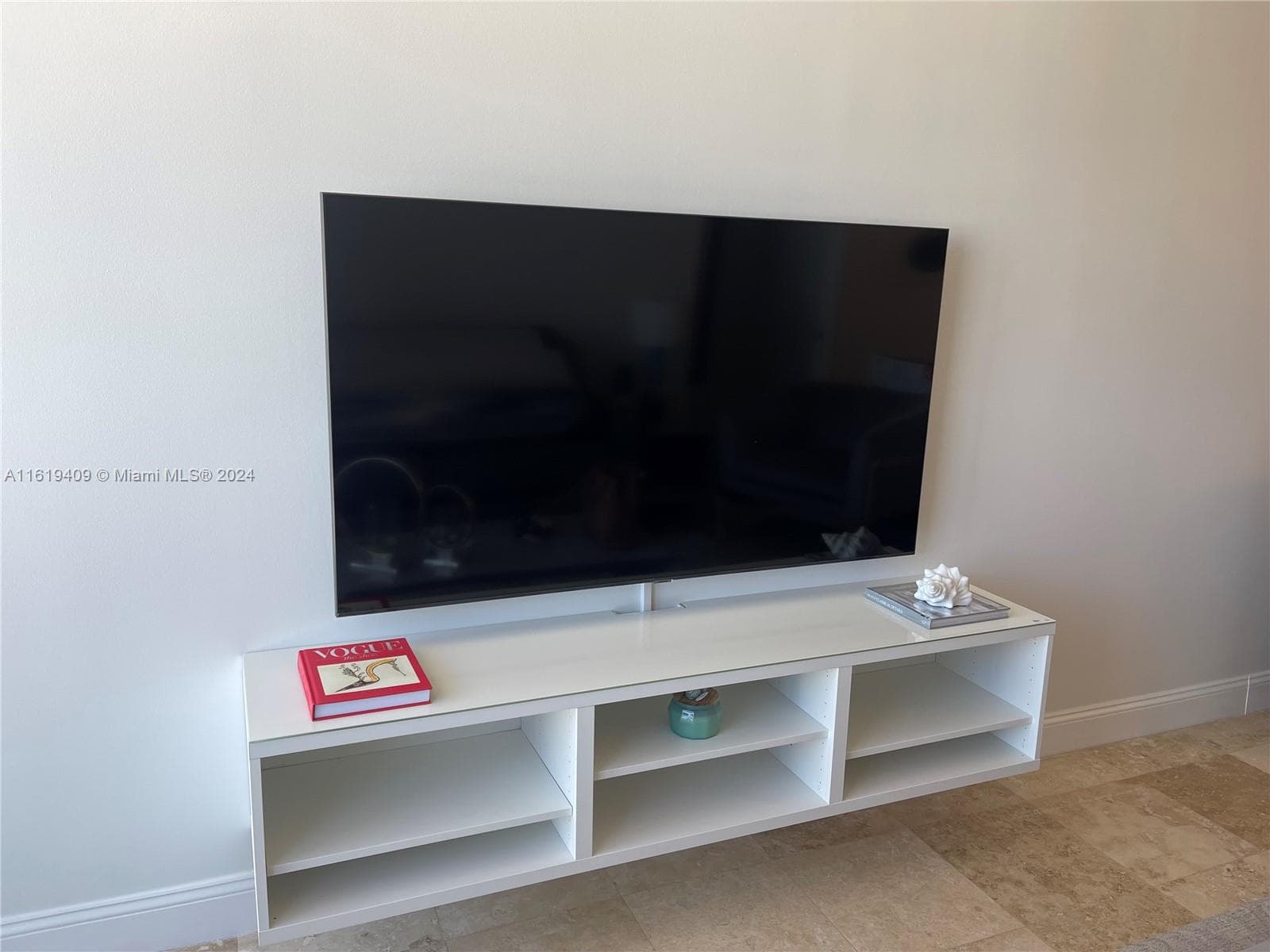 A11619409 — Miami Beach — 31
