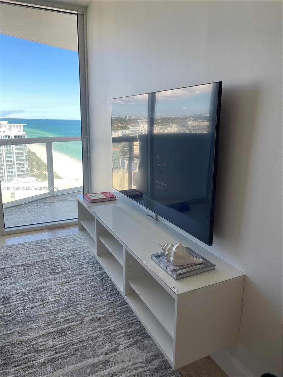 A11619409 — Miami Beach — 29