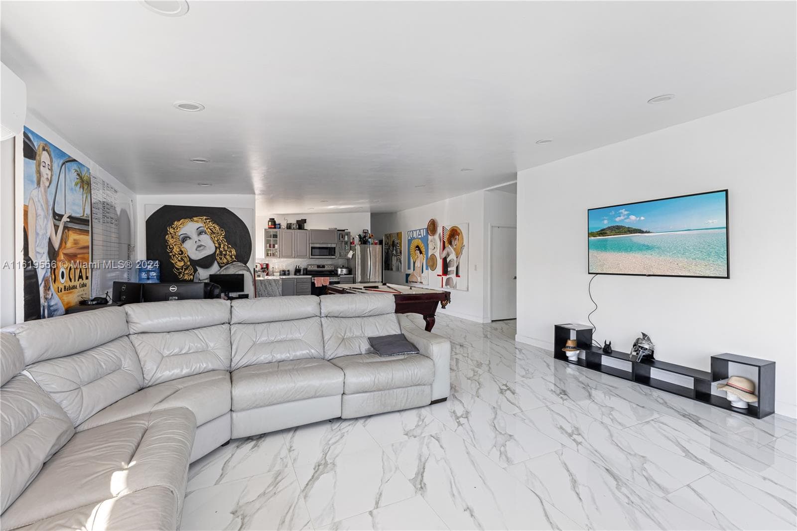 A11619556 — Miami Beach — 4