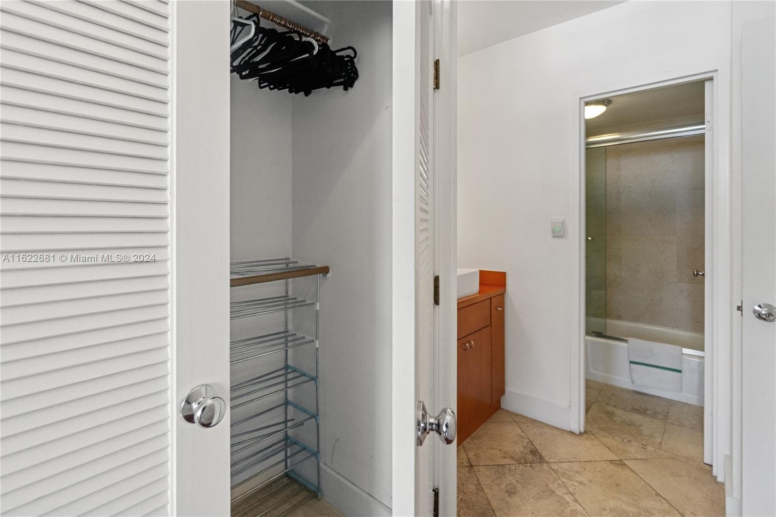 A11622681 — Miami Beach — 23