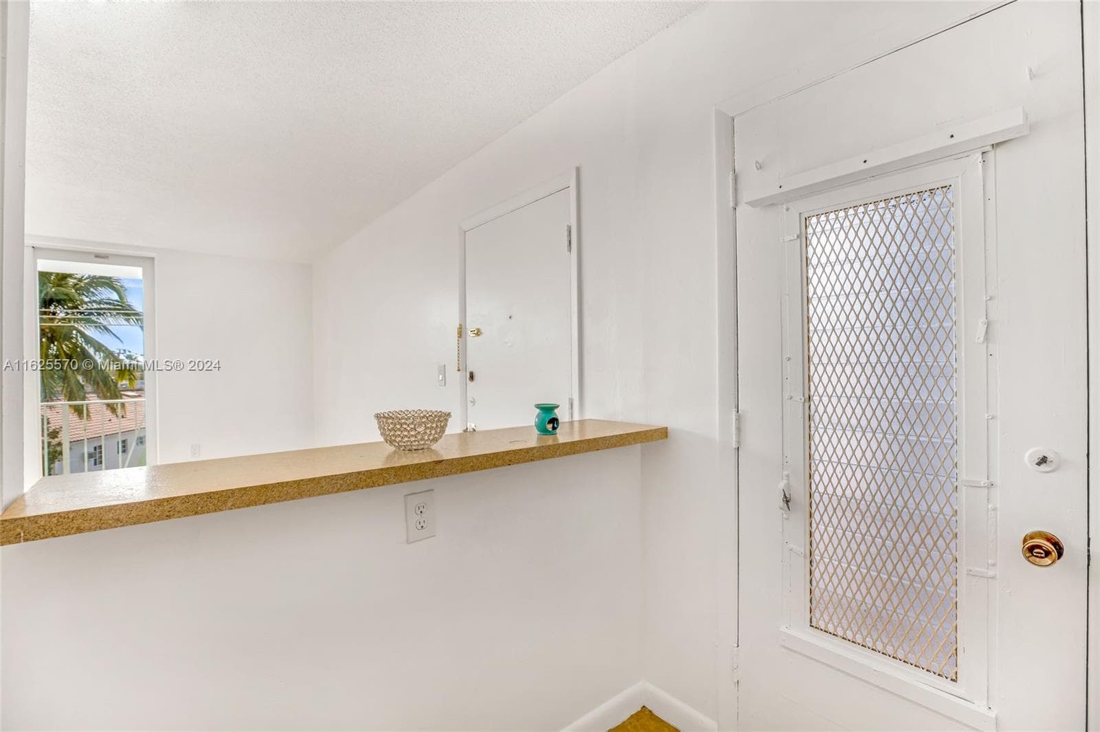 A11625570 — Miami Beach — 6