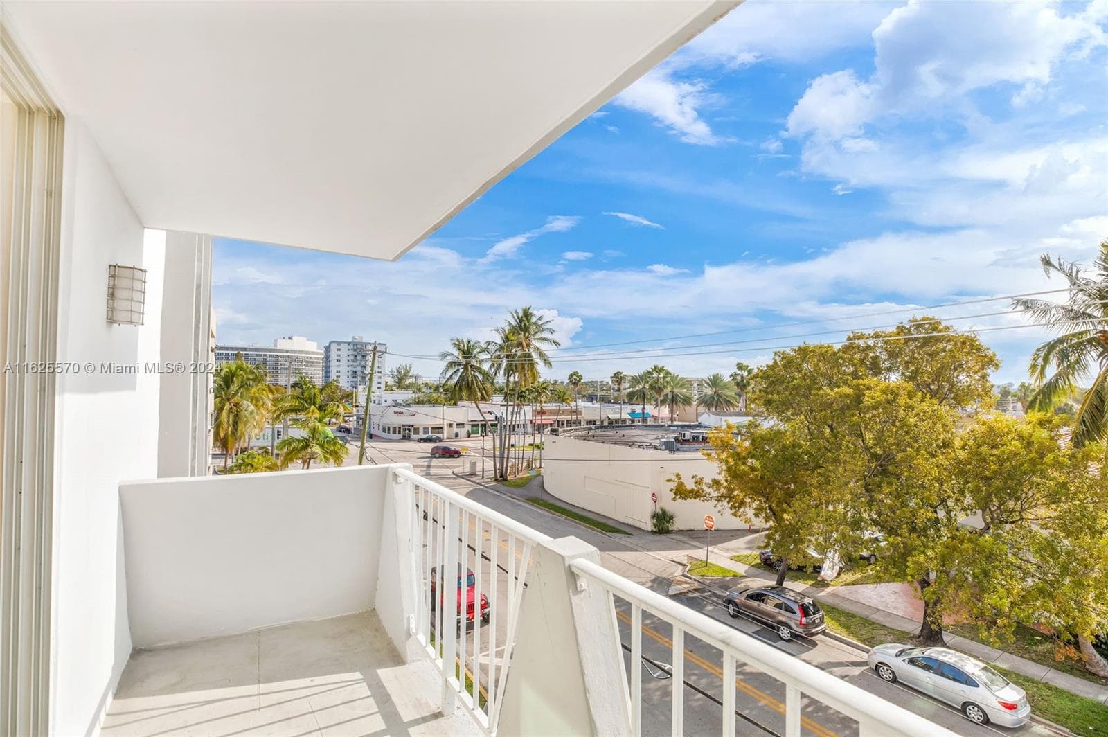 A11625570 — Miami Beach — 13