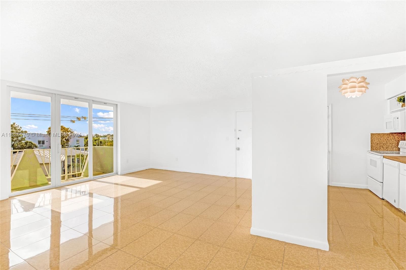 A11625570 — Miami Beach — 9
