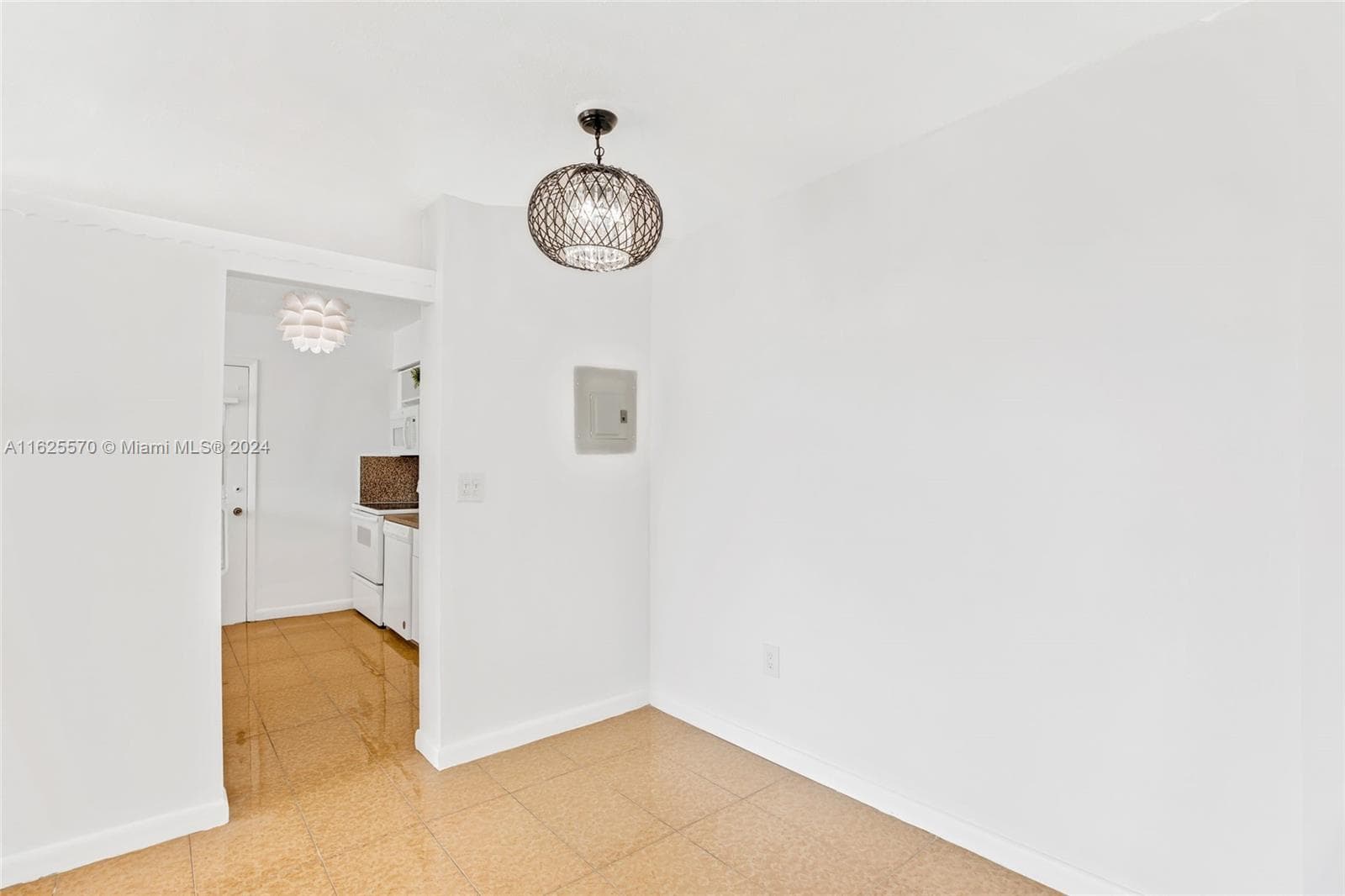 A11625570 — Miami Beach — 10