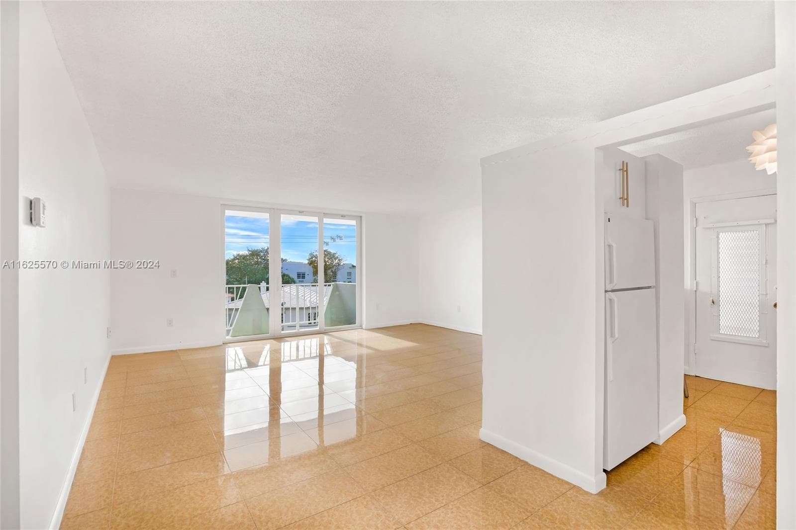 A11625570 — Miami Beach — 11