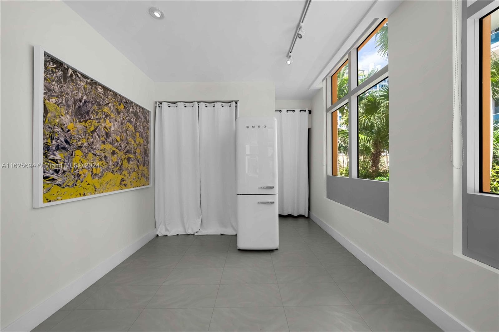 A11625694 — Miami Beach — 19