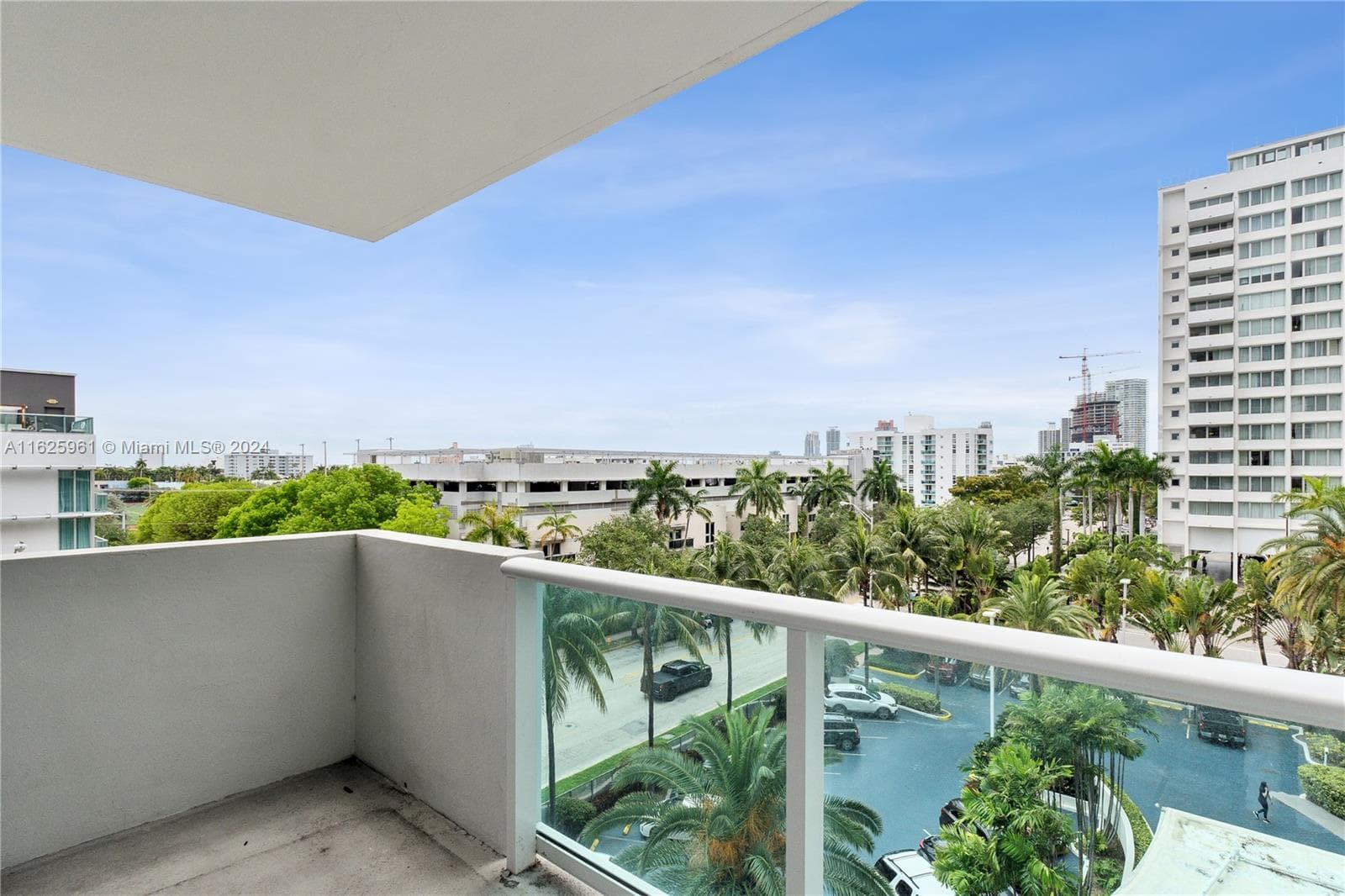 A11625961 — Miami Beach