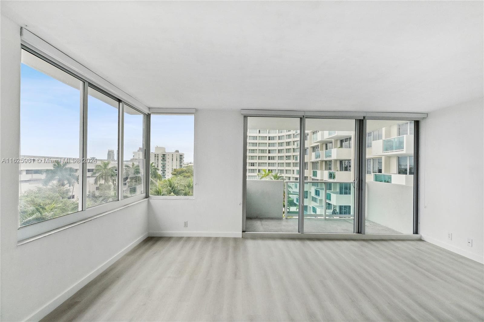 A11625961 — Miami Beach — 4