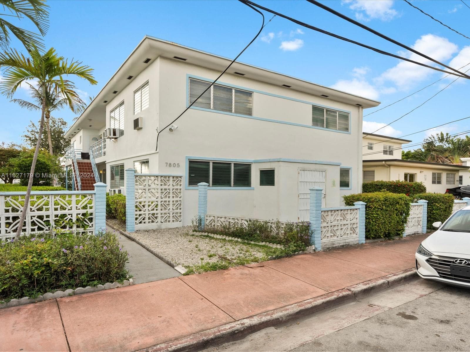 A11627179 — Miami Beach — 9