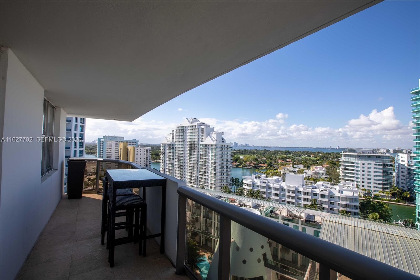 A11627702 — Miami Beach — 2