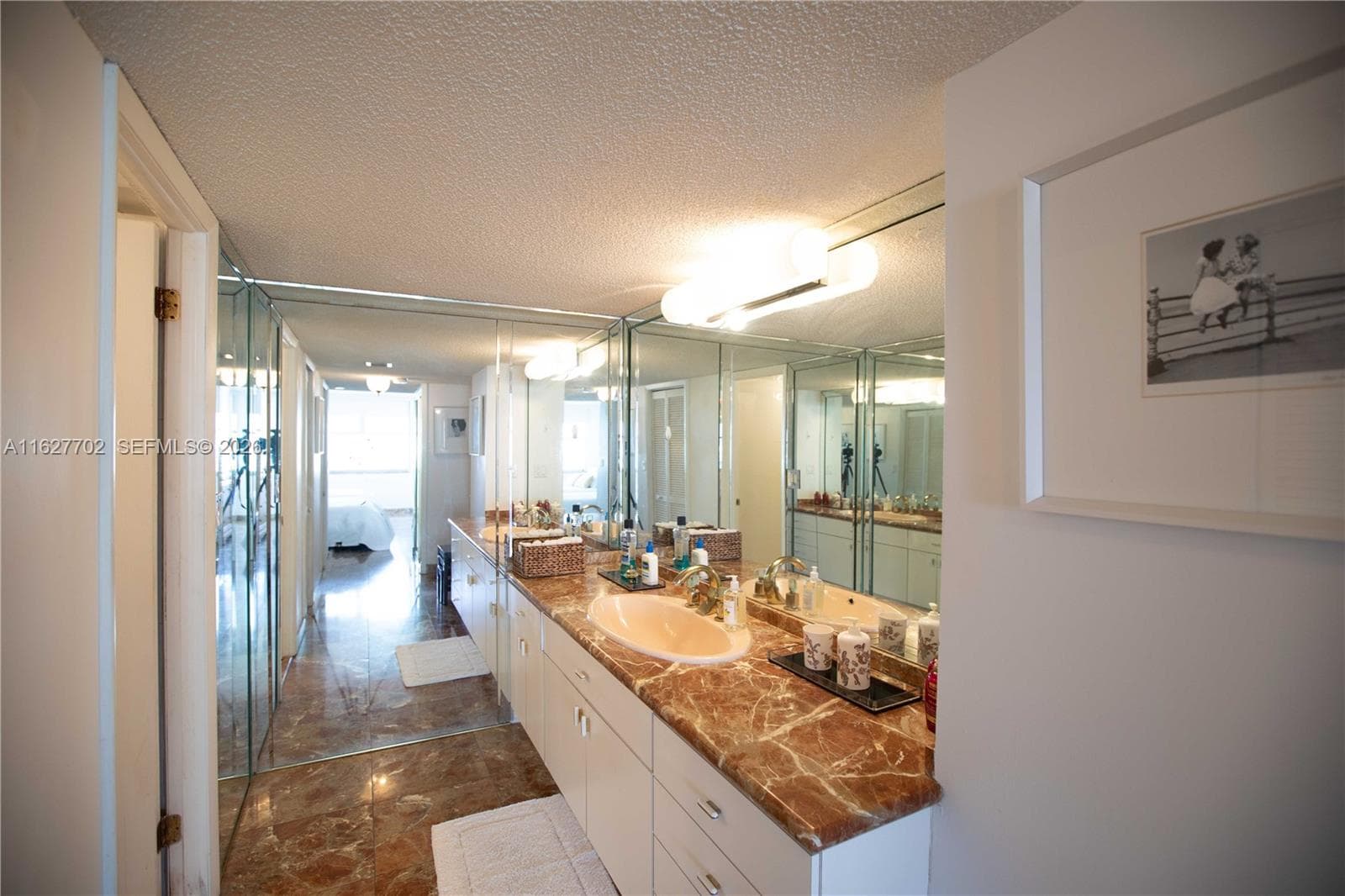 A11627702 — Miami Beach — 12
