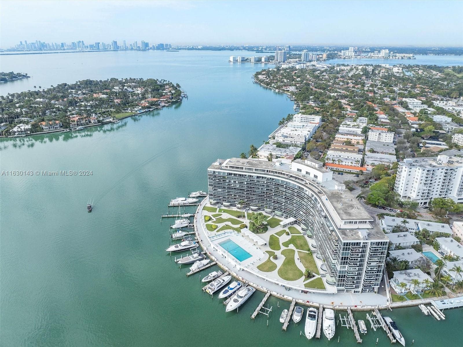 A11630143 — Miami Beach — 17