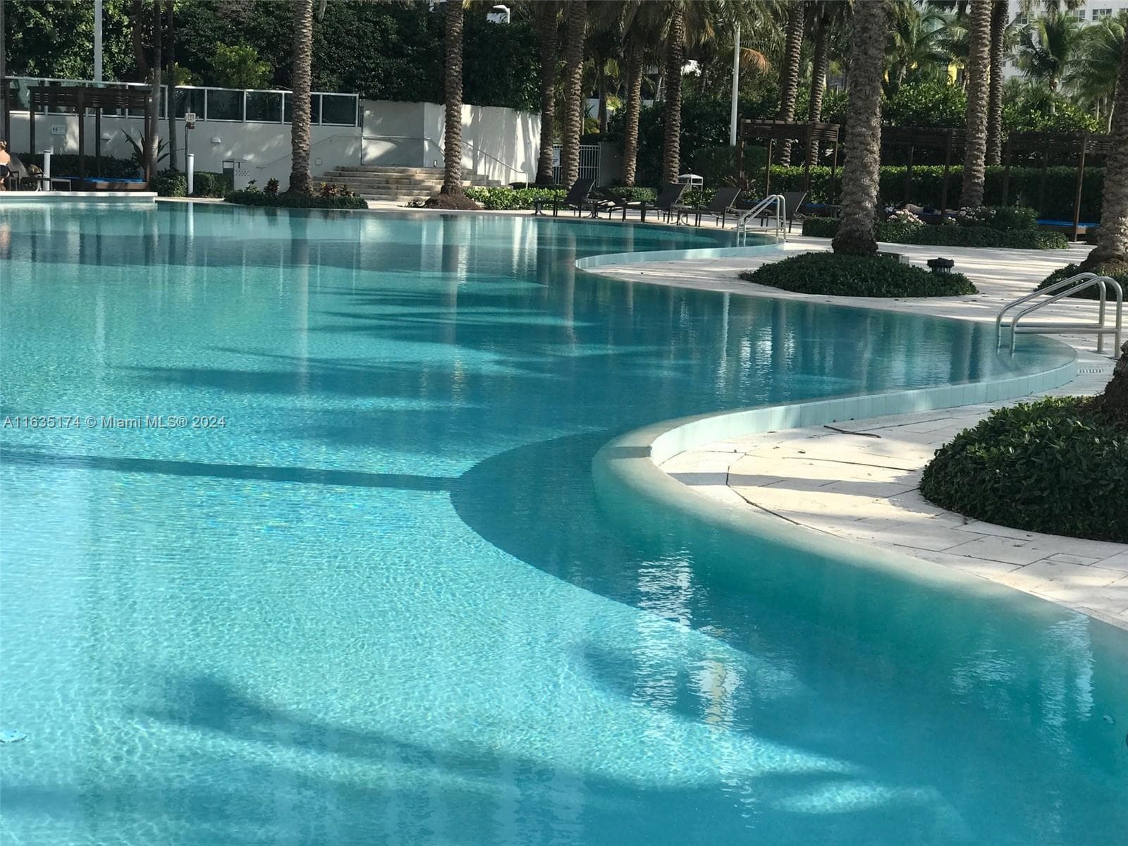 A11635174 — Miami Beach