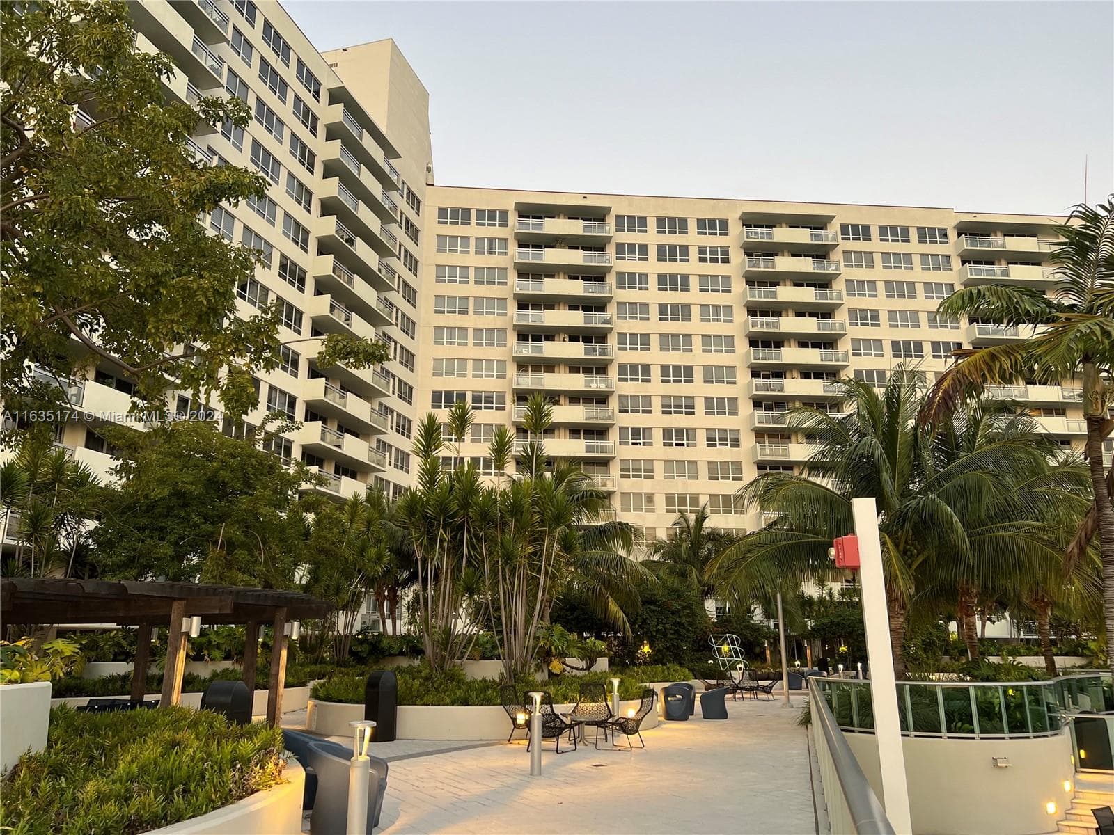 A11635174 — Miami Beach — 30