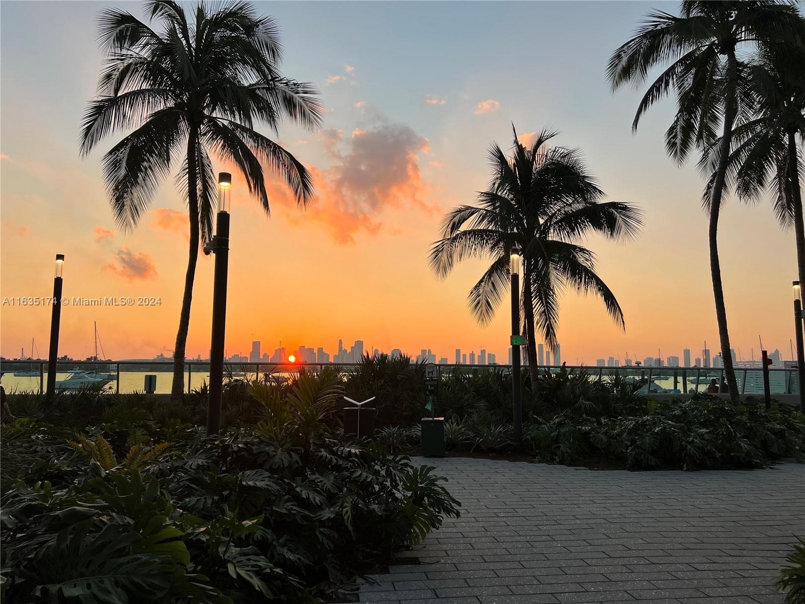 A11635174 — Miami Beach — 15