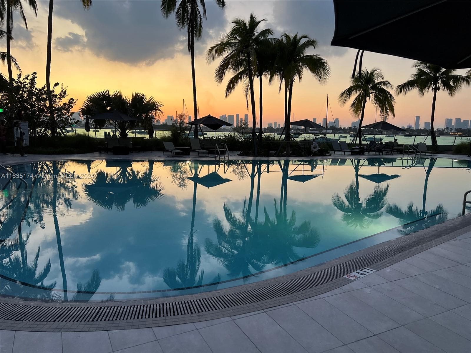 A11635174 — Miami Beach — 40