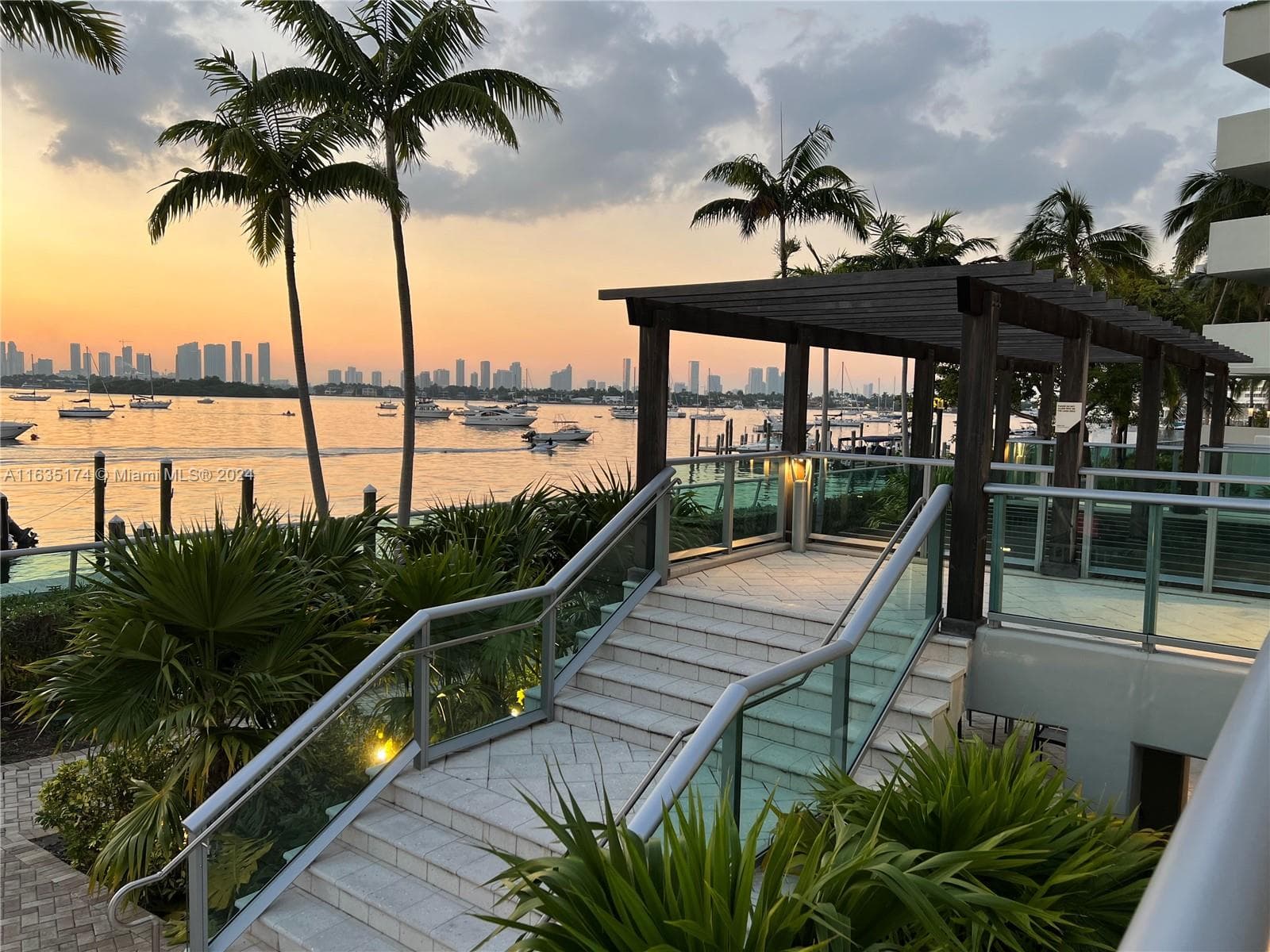 A11635174 — Miami Beach — 29