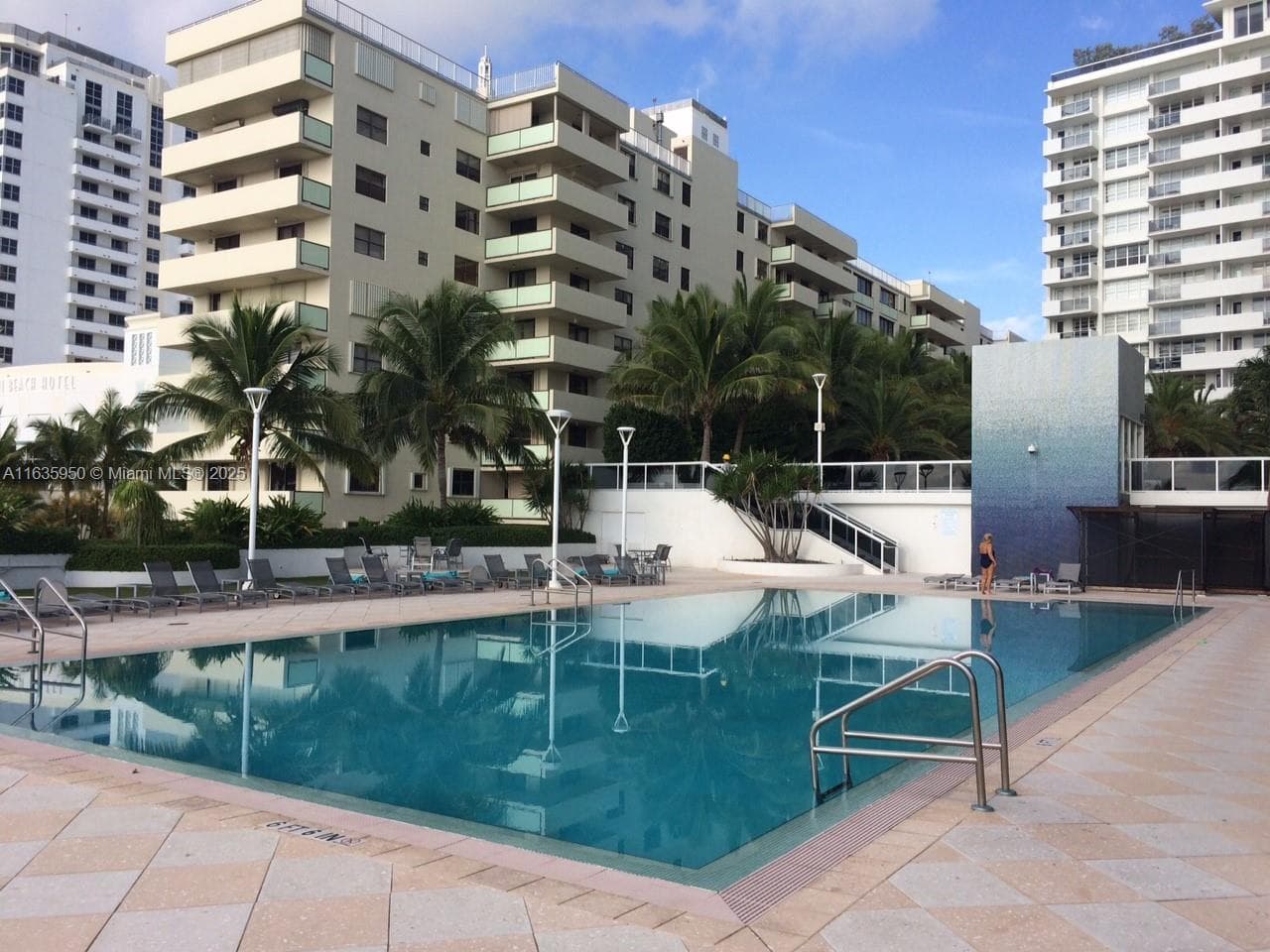 A11635950 — Miami Beach — 46