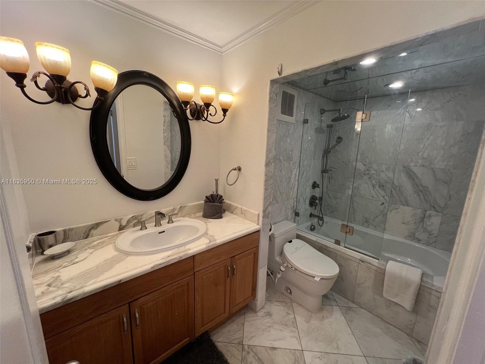A11635950 — Miami Beach — 20