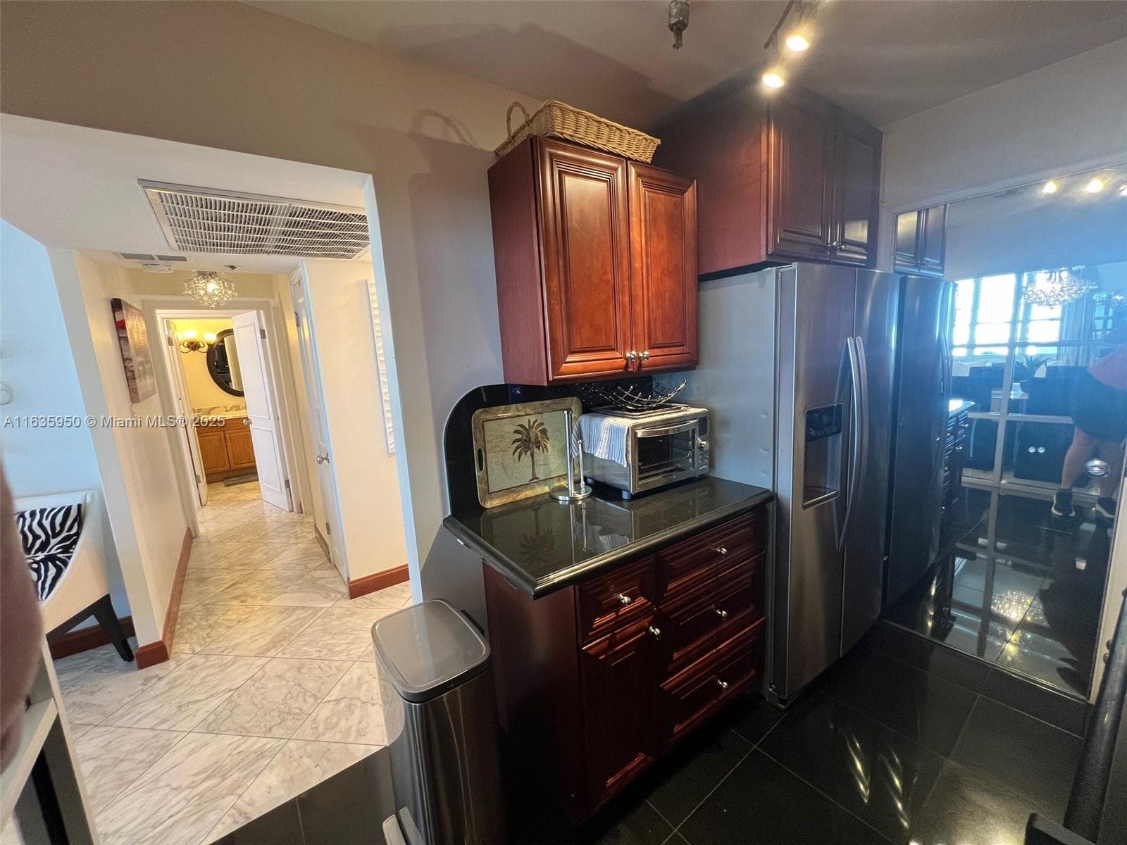 A11635950 — Miami Beach — 14