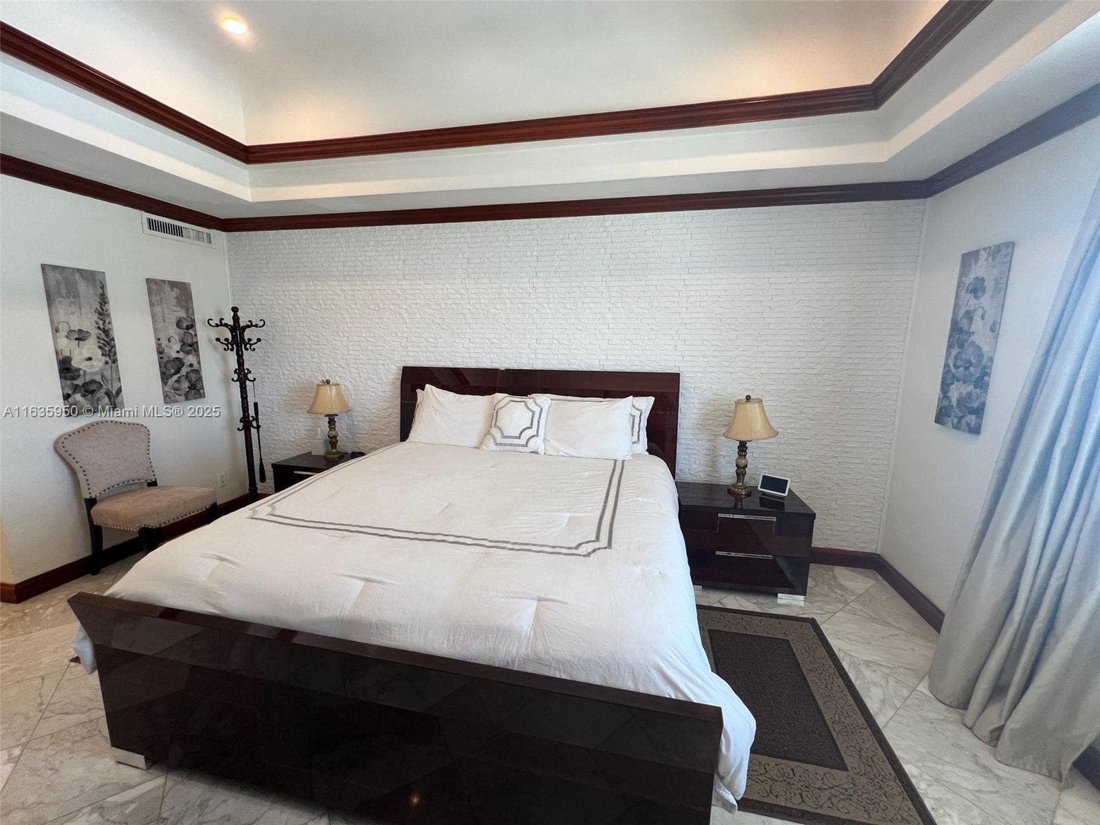 A11635950 — Miami Beach — 18